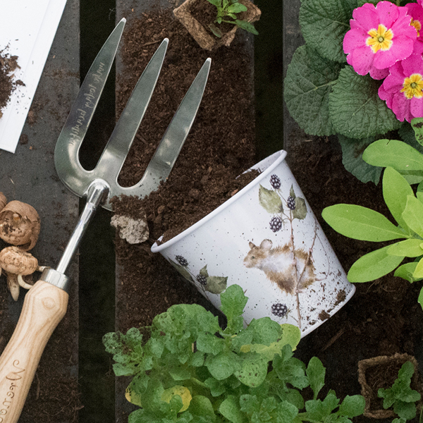 Gifts & Garden Equipment